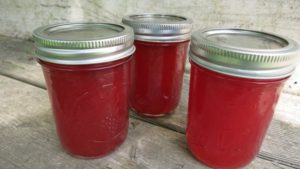 jars of strawberry prosecco jelly